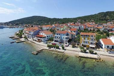 Punta Preko Apartments