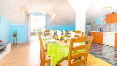 4 bedrooms appartement at Jadranovo 200 m away from the beach with sea view furnished garden and wifi