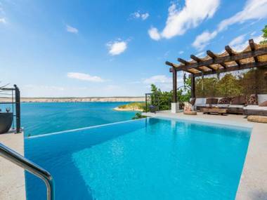 Wonderful  home with pool and amazing sea view . Near the beach !