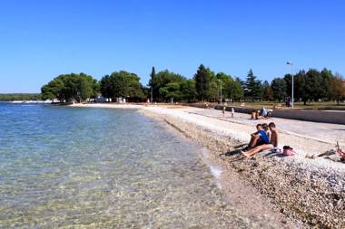 Apartments with a parking space Fazana - 18639