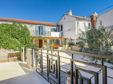 Charming stone house on a walking distance from the beach