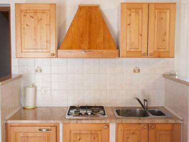 Carefully furnished bungalow with 2 bathrooms 7km from Pula