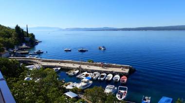 Apartments & Rooms Anica