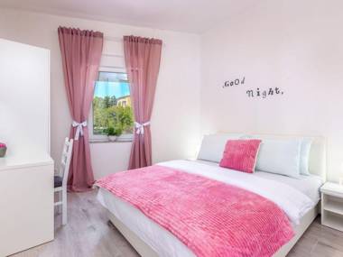 Chic Villa in Dramalj at Sea