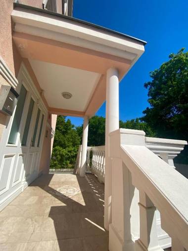 Apartment Prilaz Obali