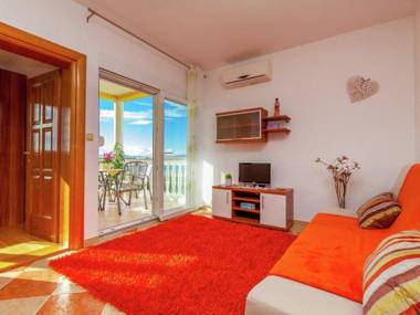 Luring Apartment in Dramalj with Jacuzzi