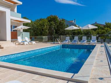 Elegant Villa in Dramalj with Swimming Pool