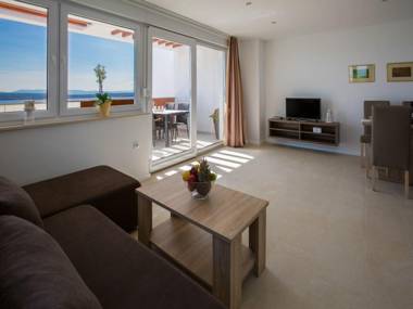 Wonderful Apartment with Swimming Pool