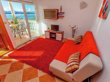 Adorable apartment with pool and jacuzzi. Terrace with sea view !