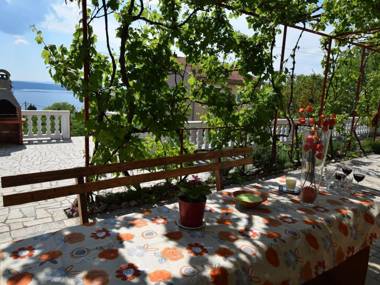 Luxurious Apartment in Dramalj with Swimming Pool