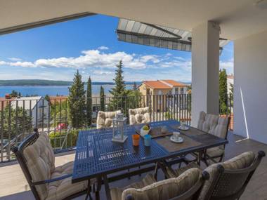 Comfortable  Apartment  with pool and  large covered Terrace