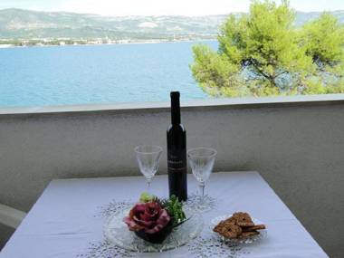 Apartments Dome - 30 m from beach