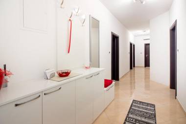 Apartments Villa Rina- Heated salt water Pool