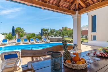 Villa Suker - Jacuzzi Pool Sauna