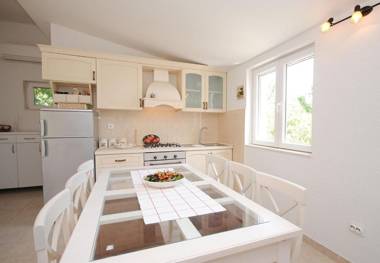 Villa Mare - open pool