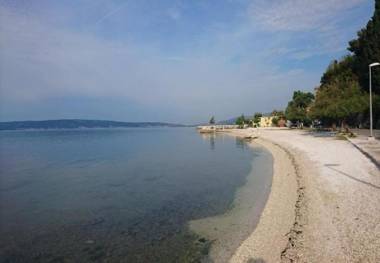 Apts Milica - parking and garden