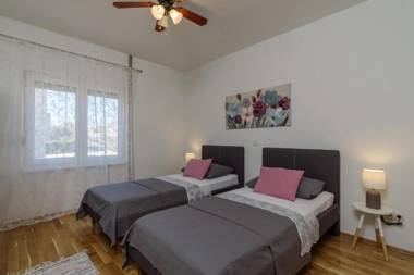 Apartment Vana - 400 m from beach