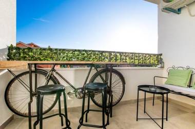 Apartment Sunny - 100 m from sea