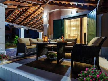 Modern apartment in Kastel Novi with private terrace