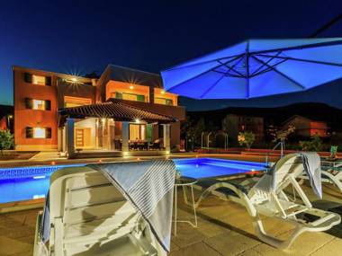 Beautiful Villa in Kastel Novi with Pool