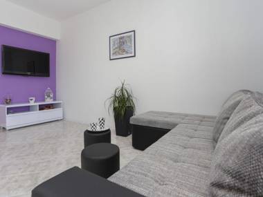 Enchanting Apartment in Kaštel Gomilica near Beach