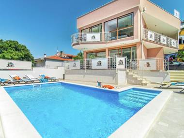 Modern villa with private pool and bubble bath center and beach within walking distance