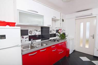 Apartments May - sea view