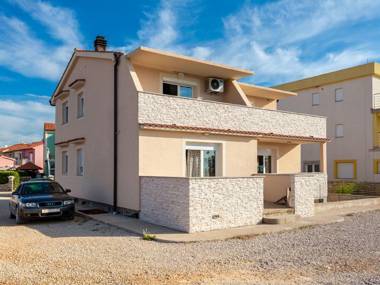 Lush Apartment in Omišalj near Seabeach