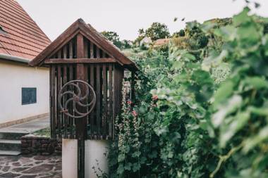 Szent György Cottage