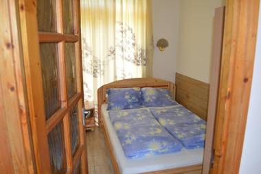 Mediterán Fedett Medencés Apartmanház
