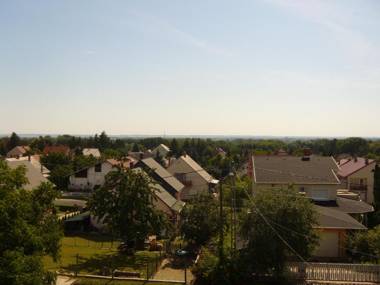 Ország Apartmanház