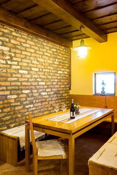 Blum Pince - Borozó Vendégház