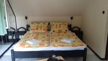 Óvár 12 Vendégház