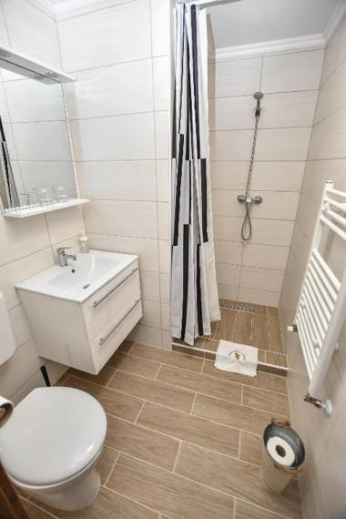 É-Vaskó Panzió Borpince