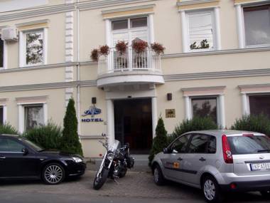 Tisza Alfa Hotel