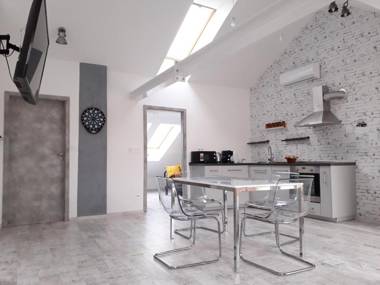 8x8 Tetőtér Apartman