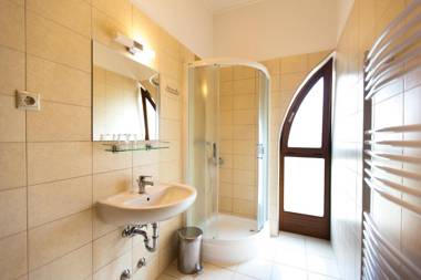 Piroska Csárda és Panzió