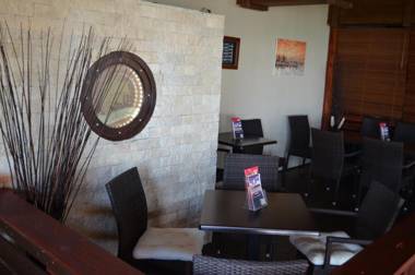 Calypso Lakeside Rooms & Lux Apartments