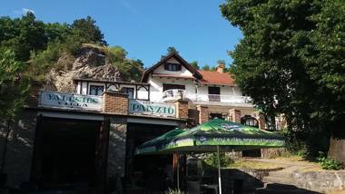 Valcsics Villa Panzió