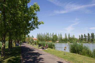 Hotel Bíbic és Tüskevár Étterem és Horgásztó