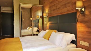 Erdőalja 11 Apartman