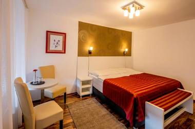 Riviéra Rooms Vendégszobák