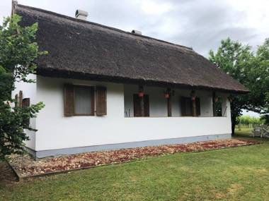 Mol-Ker-Vill Vendégház