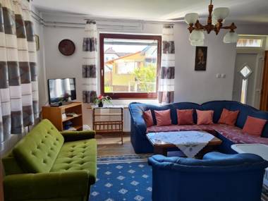 Gyöngyvirág Apartman Lenti