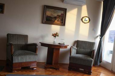 Barokk Antik Guest Hause