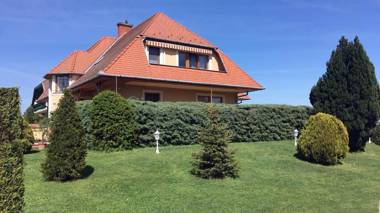 Hevizquelle Apartments