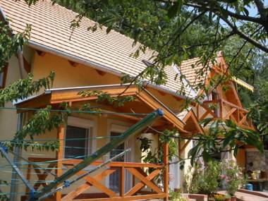 Mirtill Apartmanház