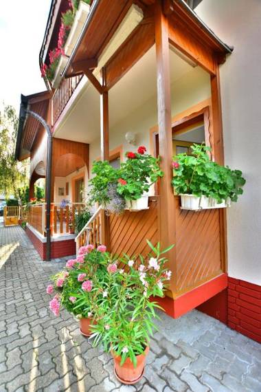 Virágoskert Apartman