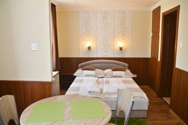 Média Panzió és Apartmanház