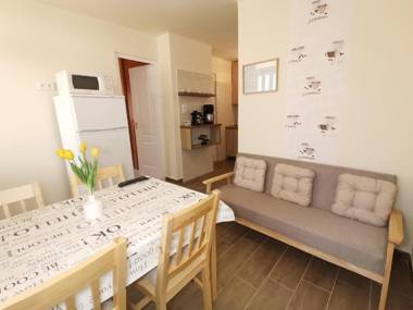 Gyöngyvirág Apartmanház